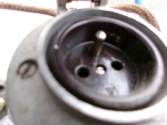 staré elektro zásuvky - 2