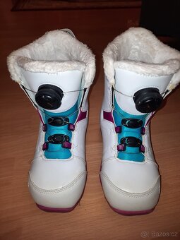 Dívčí snowboardové boty 33-35 - 2