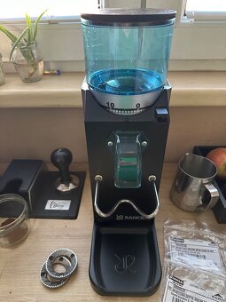 Prodám mlýnek Rancilio Rocky Doserless,nové mlecí kameny,TOP - 2
