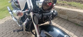 Suzuki Intruder M800 - 2