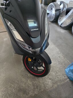 Honda pcx 125 první majitel - 2