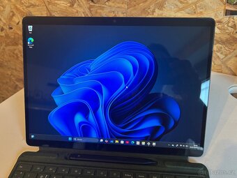 Surface Pro 8 i5 11th 8GB RAM, 256 GB SDD - 2