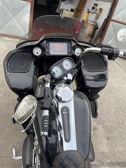 Harley Davidson Road Glide - 2