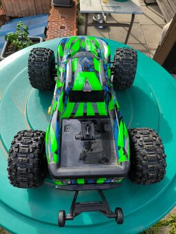 Traxxas Hoss 4x4VXL - 2