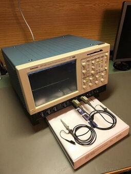 Digitální fosforový osciloskop Tektronix TDS7104 1 GHz 10 GS - 2
