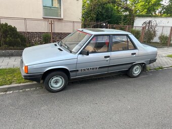 Renault R.9 - 2
