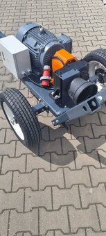 Elektrický motor pro stroje poháněné vývodovým hřídelem - 2