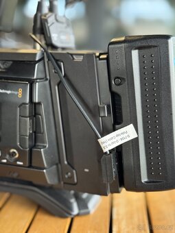 BLACKMAGIC DESIGN URSA BROADCAST G2 - 2