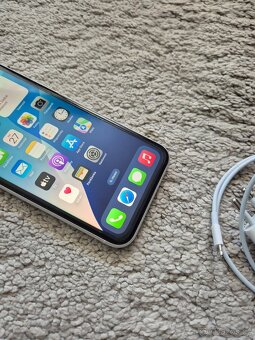 iPhone 11 64gb baterie 95% - 2