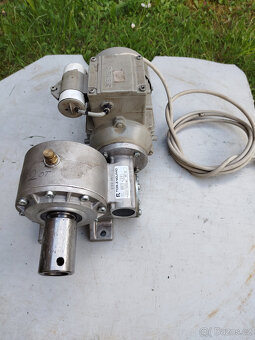 motor s dvojitou převodovkou - 2