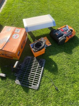 Robotická sekačka Worx Landroid m500 plus wr165E - 2