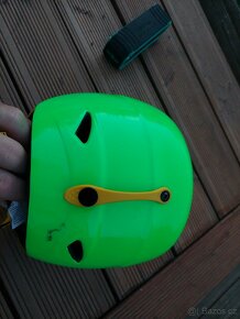 Prodám lyžařskou přilbu a brýle Uvex - 2