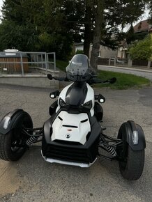 CAN-AM RYKER 900 - 2