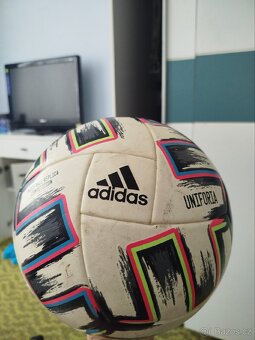 Fotbalový míč Adidas uniforia UEFA 2020 - 2