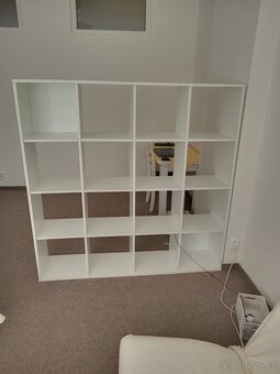 Bílá dělicí stěna - 2