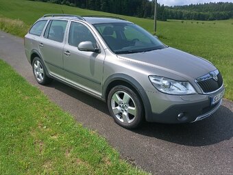 Škoda Octavia Scout 1.8 TSI - 2