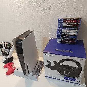 PlayStation 5 s mechanikou + hry + příslušenství - 2