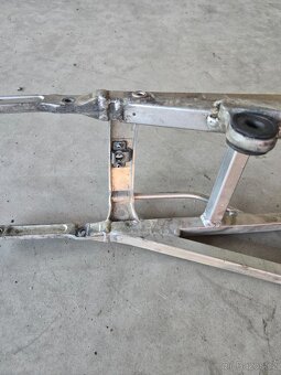 Posedsedlový rám Husqvarna 125 - 2