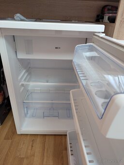 Prodám lednici 101L + 13L mrazák - 2