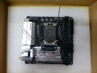 ASROCK H670M-ITX/ax - 2
