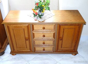 rustikální třídveřová komoda se šuplíky - 2