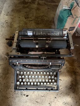 Prodám starý psací stroj - 2