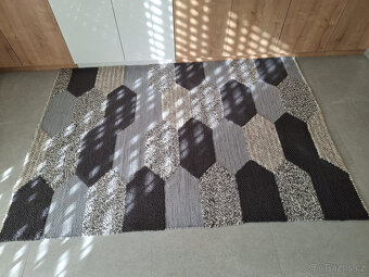 Vlněný koberec (175 x 240) cm - 2