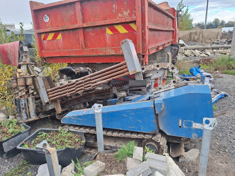 Kompaktní horizontální směrová vrtná souprava GRUNDODRILL 4X - 2