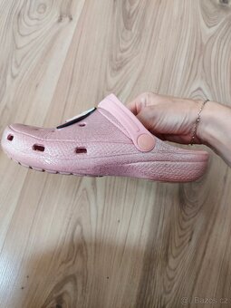 Pantofle kroksy nazouváky 34 - 2