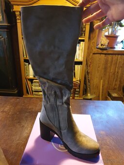 DÁMSKÉ KOZAČKY vel.39 - 2