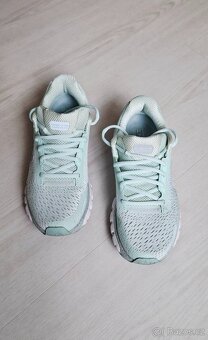 Dámské sportovní tenisky UA Infinite - ZCELA NOVÉ - 2