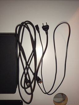 PlayStation 4 + 2 originální ovladače - 2