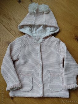 Kabátek pletený s kapuci (80) - 2