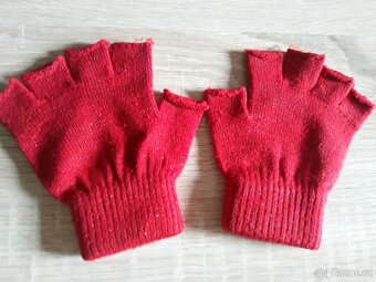 DÍVČÍ RUKAVICE HELLO KITTY - 2