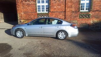 Prodám Nissan Altima - 2