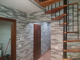 NEJLEHČÍ Betonový obklad imitujicí kámen technikou 3D tisku. - 2