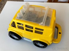 Auto ABRICK s úložným prostorem na kostky - 2