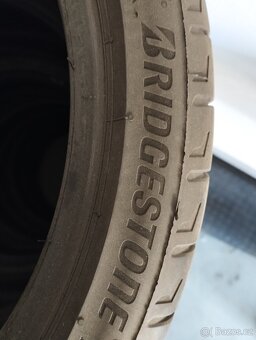 245/35r18 - 2