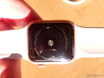 Apple Watch SE 40mm - Nutná výměna skla - 2