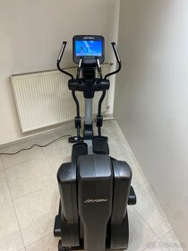 Life Fitness Discover SE 95x - eliptický trenažer TOP - 2