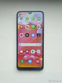 Samsung Galaxy A70 bílá + zdarma nabíječka, kabel a kryt - 2