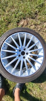 Prodám stylovou sadu 4 ks elektronů R17 + pneu – ALFA ROMEO - 2