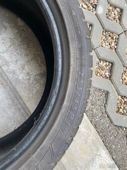 Dunlop wintersport 3D zimni pneu 235/45 R19 - 2