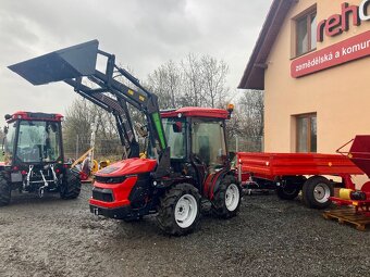 Malotraktor AGT 1060 - otočné pracoviště řidiče+kabina 56 HP - 2
