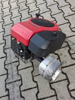 MOTOR BRIGGS STRATTON 15.5 HP - 2