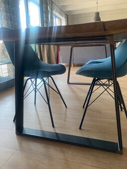 Jidelni stul masiv - 2