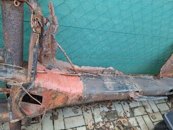 Vw brouk, dily na brouka,rám,podvozek - 2