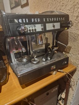 Kávovar a mlýnek Astoria - 2