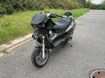 Dily Piaggio X-Evo - 2