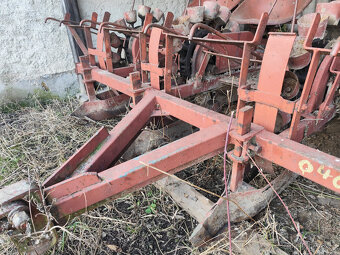 Babosed - čtyřřádkový sazeč na brambory - 2